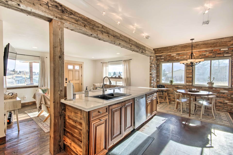 Chef's Kitchen | Dining Area