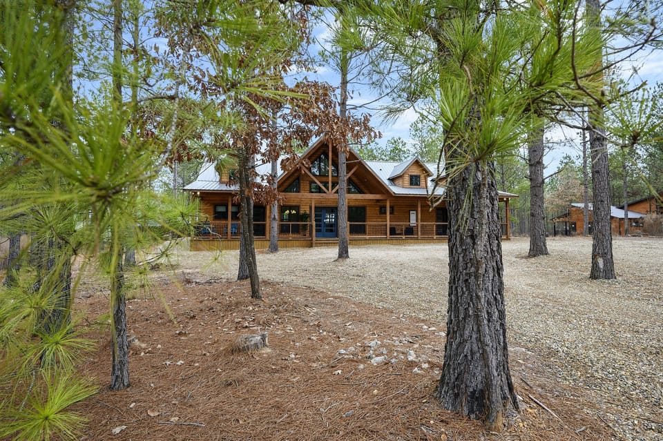 No parking stress here—just pull right up and settle into your getaway with ease.