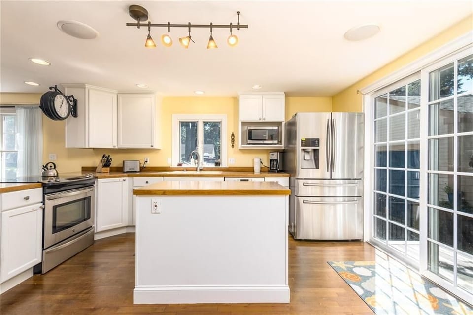 fully equpped kitchen