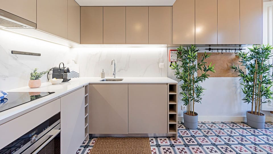 Our kitchenette has an oven, a stove and has plenty of space, so you'll feel comfortable while preparing your homemade meals #spacious #modern
