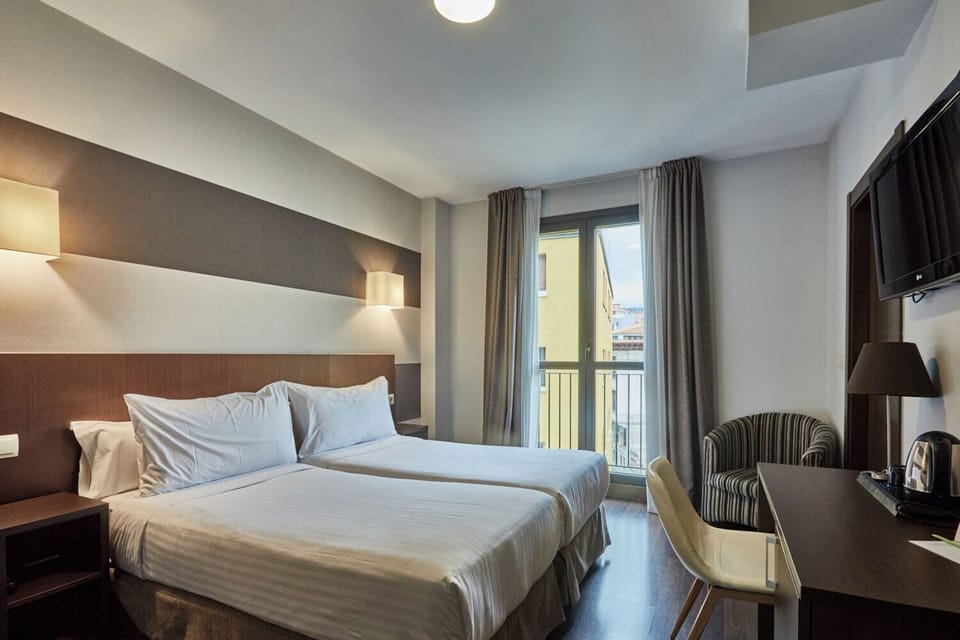 In-room safe, desk, laptop workspace, soundproofing