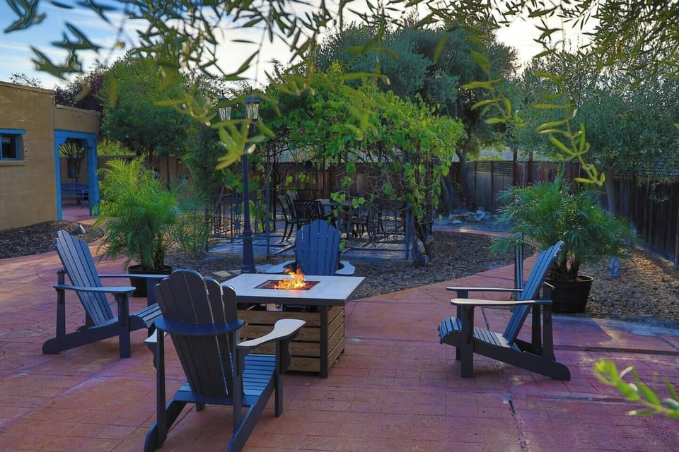 Fire pit & wonderful outdoor enjoyment!