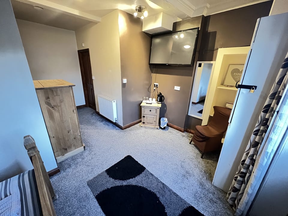 Basic Double Room | Free WiFi, bed sheets