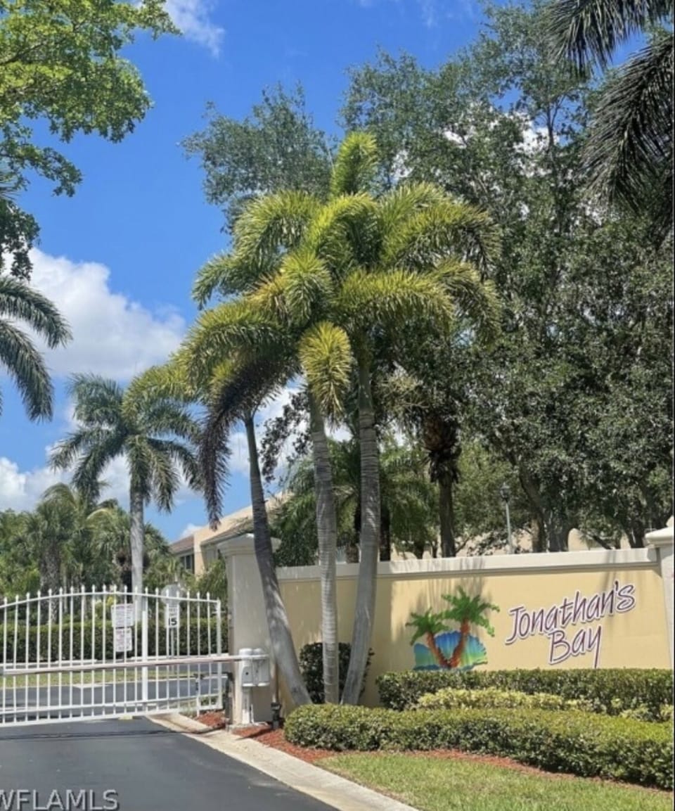 Gate to your Florida winter 2024 destination 