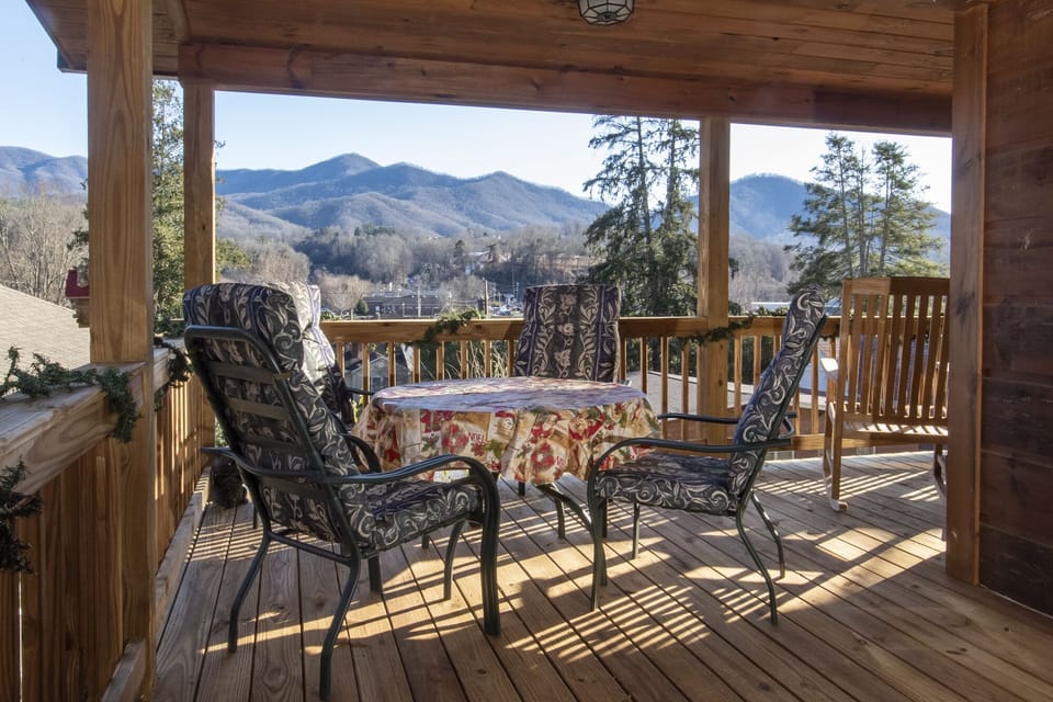 Treehouse-porch-2