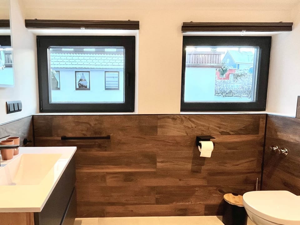 Modern bathroom 1