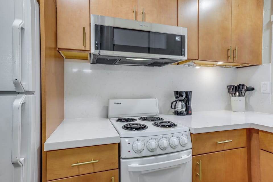 Kitchen | Coffee Maker | Dishware/Flatware | Cooking Basics