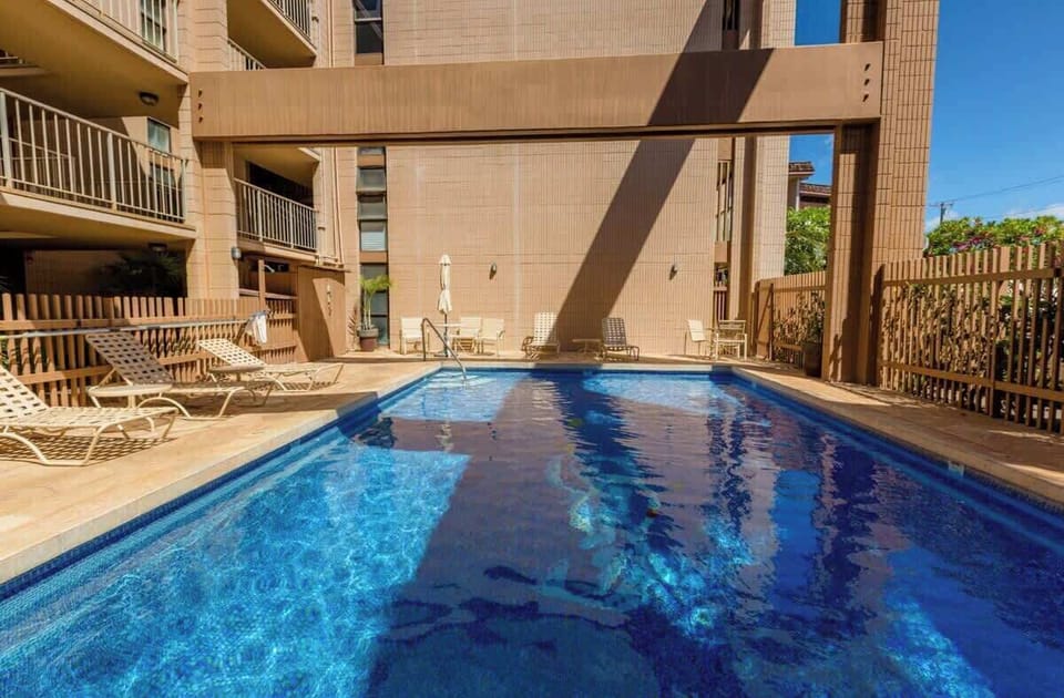 Kaleialoha pool area