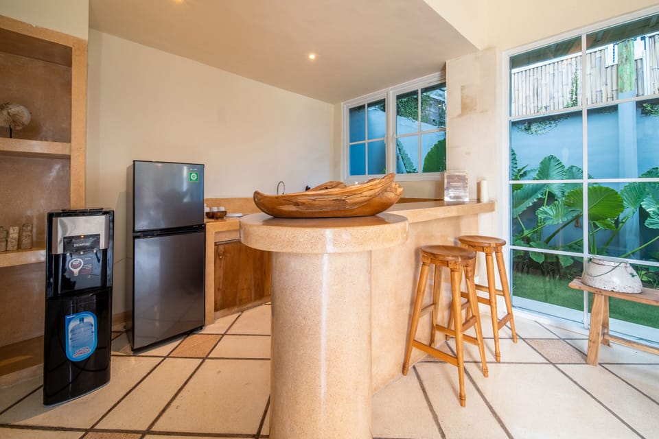 Deluxe Villa | Private kitchenette | Fridge, stovetop, coffee/tea maker, electric kettle