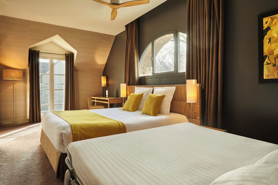 Family Room | In-room safe, individually decorated, desk, soundproofing