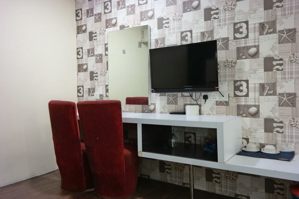 Comfort Double Room | Desk, iron/ironing board, free WiFi, bed sheets