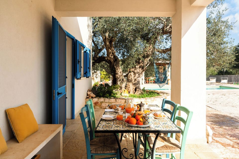 Trullo_Di_Mamma_Lucia_Ostuni_Piscina_Idromassaggio_interno_Casa_vacanza_puglia_casaurea_Property_Man (4)
