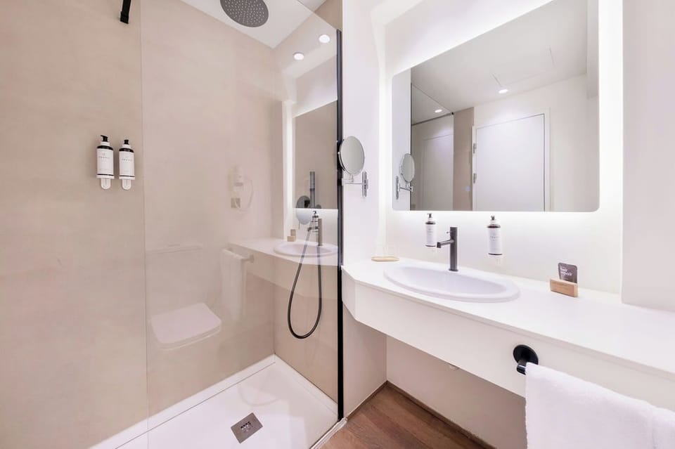 Standard Double Room, Balcony, Harbor View | Down comforters, in-room safe, desk, laptop workspace