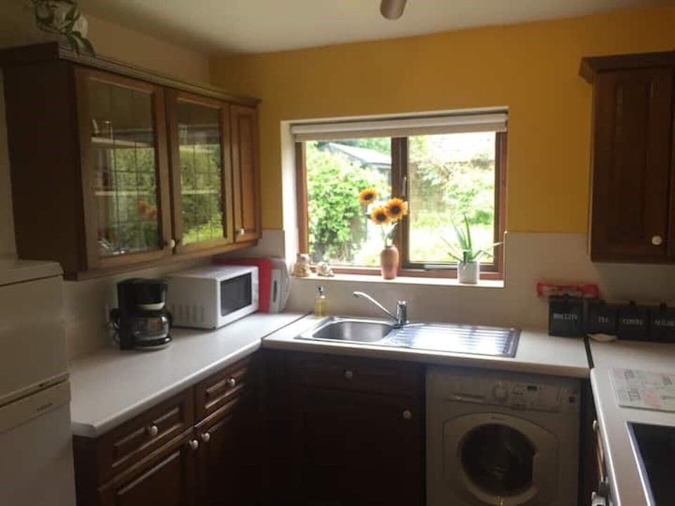 Full kitchen 