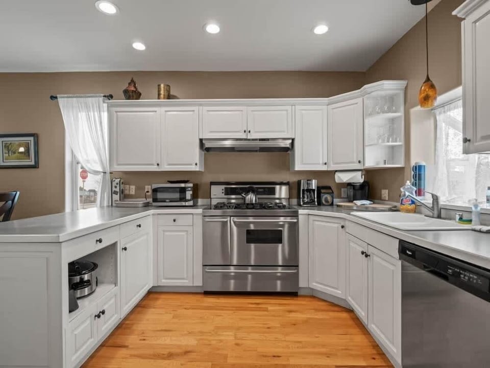 【Kitchen】 West-facing windows frame Mt. Elbert and Mt. Massive — Colorado's two tallest peaks.