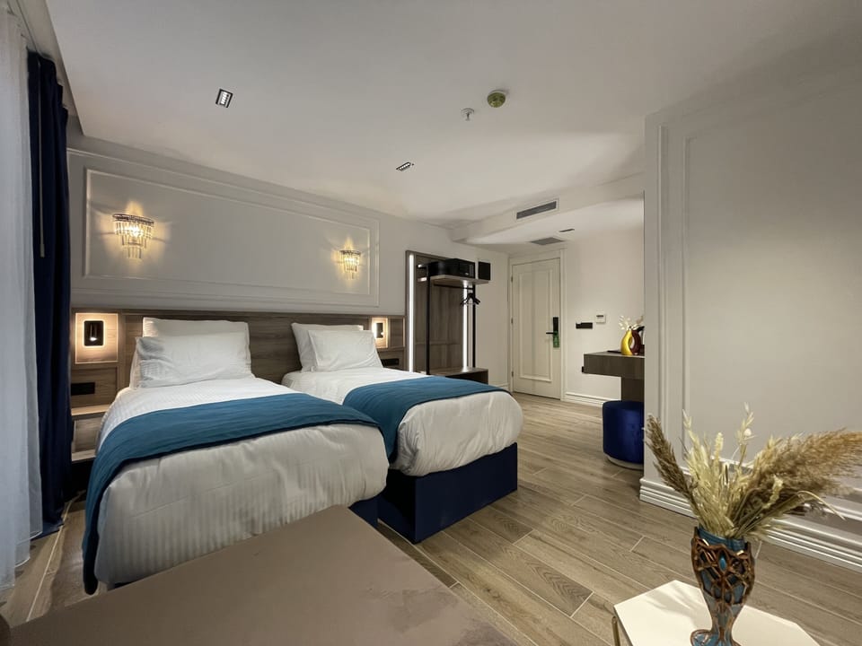 Deluxe Twin Room | Premium bedding, memory foam beds, minibar, in-room safe