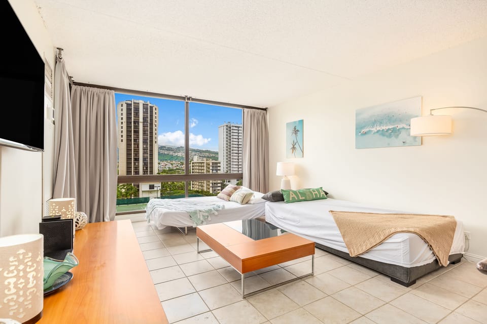 Room for 2 in Livingroom