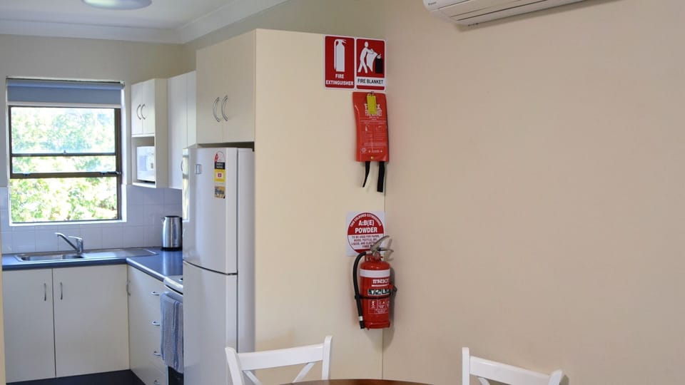Kitchen and dining area.