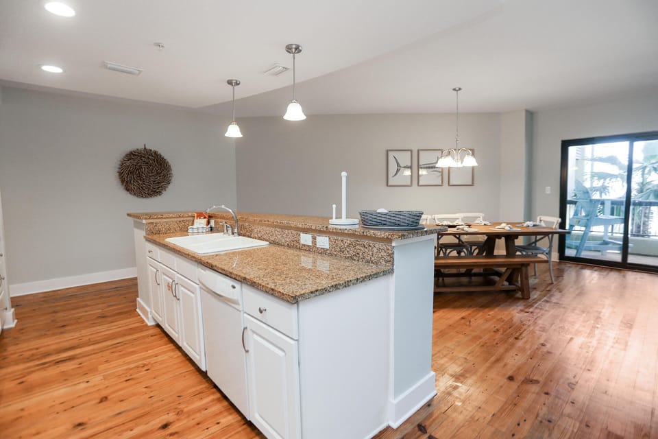 Condo, Multiple Beds (Club at Mexico Beach 1G Red Fish Blue) | Private kitchen | Oven, toaster
