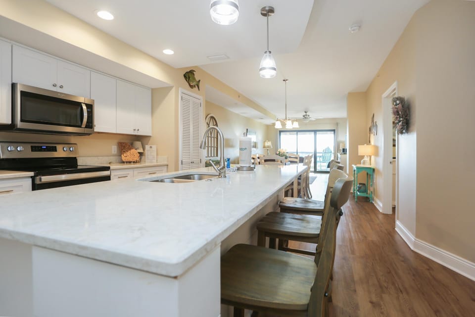 Condo, 1 King Bed with Sofa bed (Club at Mexico Beach 2D) | Private kitchen | Oven, toaster