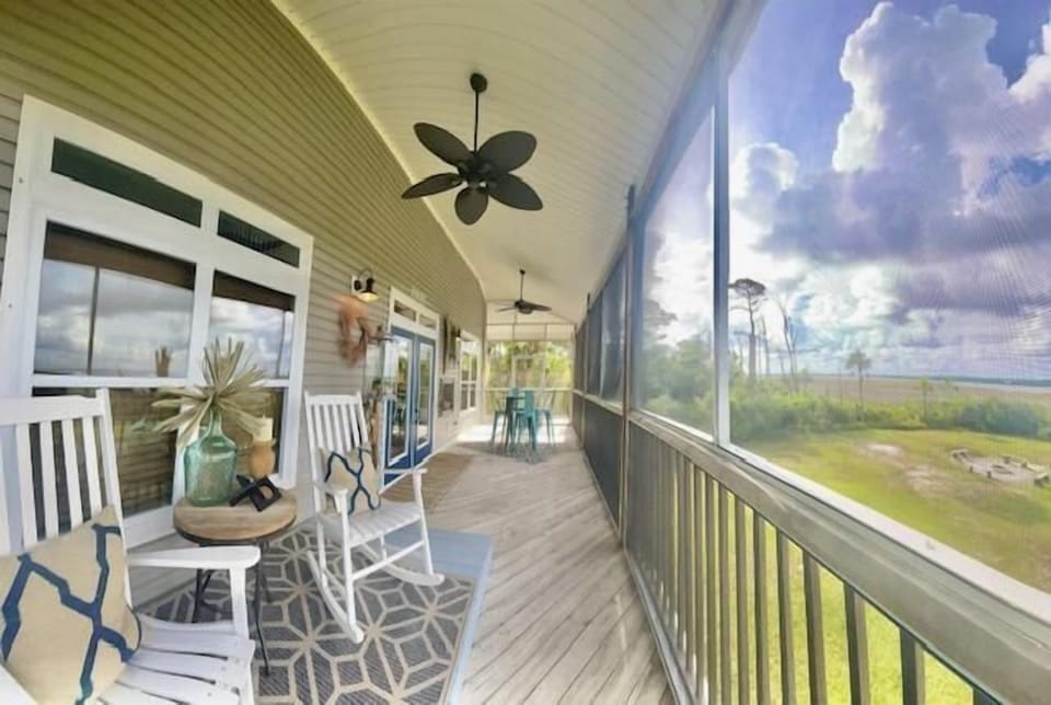 House, Multiple Beds (Otter Cove) | Outdoor dining