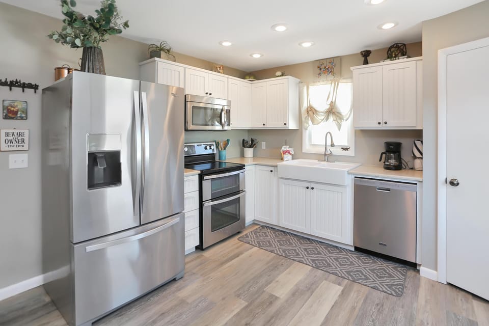 House, Multiple Beds (Salt Cured) | Private kitchen | Oven, toaster