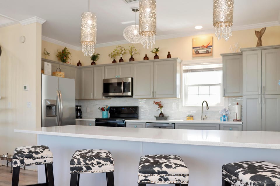 House, Multiple Beds (The Chill Inn) | Private kitchen | Oven, toaster