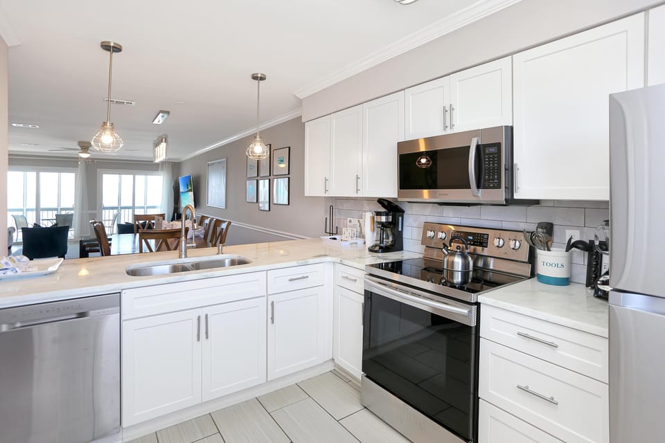 House, Multiple Beds (The Hidden Pearl) | Private kitchen | Oven