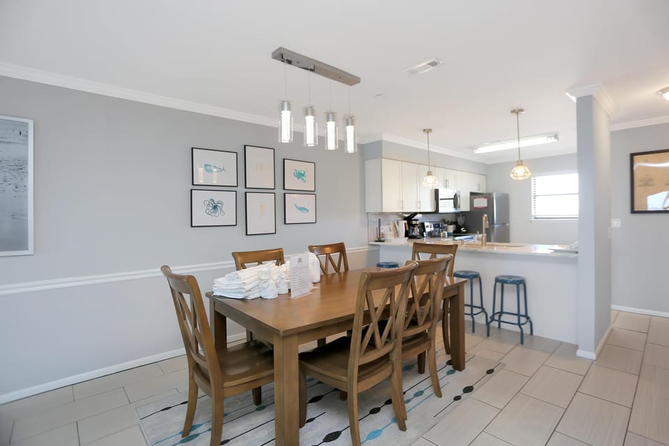 House, Multiple Beds (The Hidden Pearl) | Dining