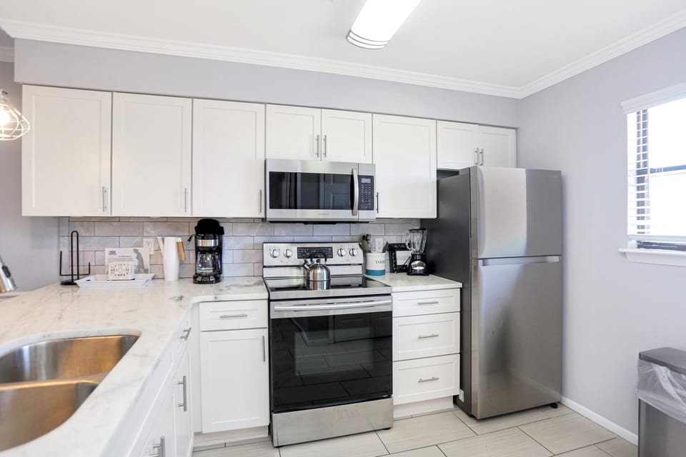 House, Multiple Beds (The Hidden Pearl) | Private kitchen | Oven