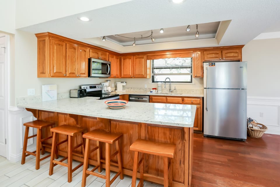 House, Multiple Beds (A Swell Life) | Private kitchen | Oven, toaster