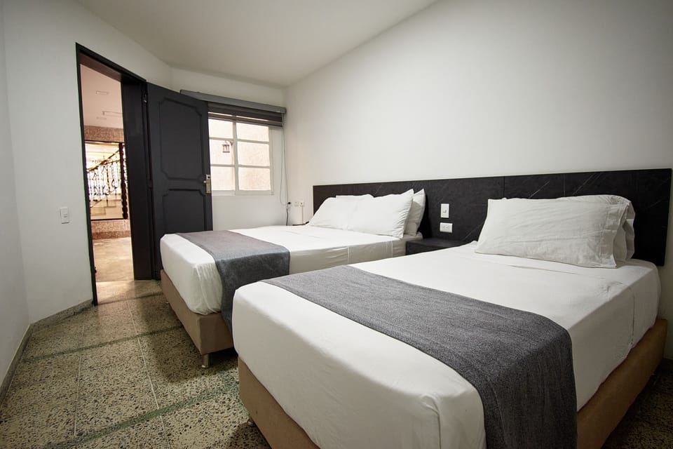 Triple Room | Free WiFi, bed sheets