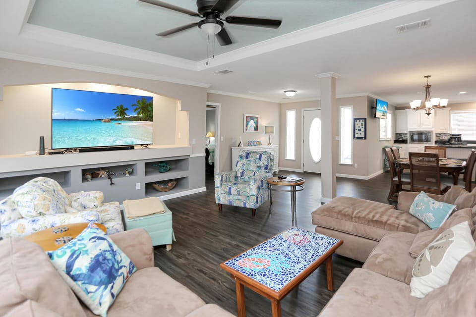 House, Multiple Beds (Salty Breeze) | Living area