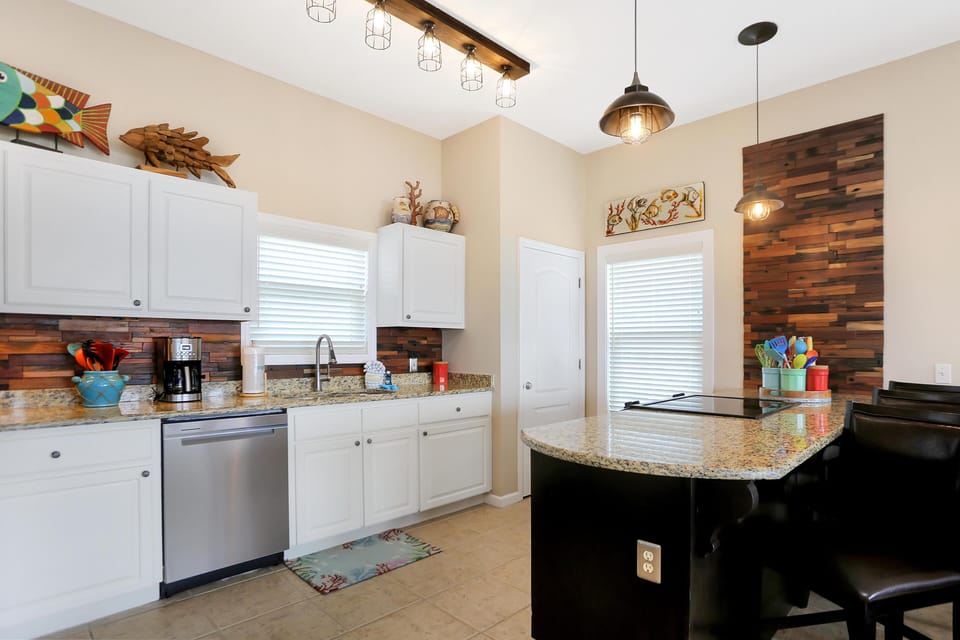 House, Multiple Beds (Sea Joy) | Private kitchen