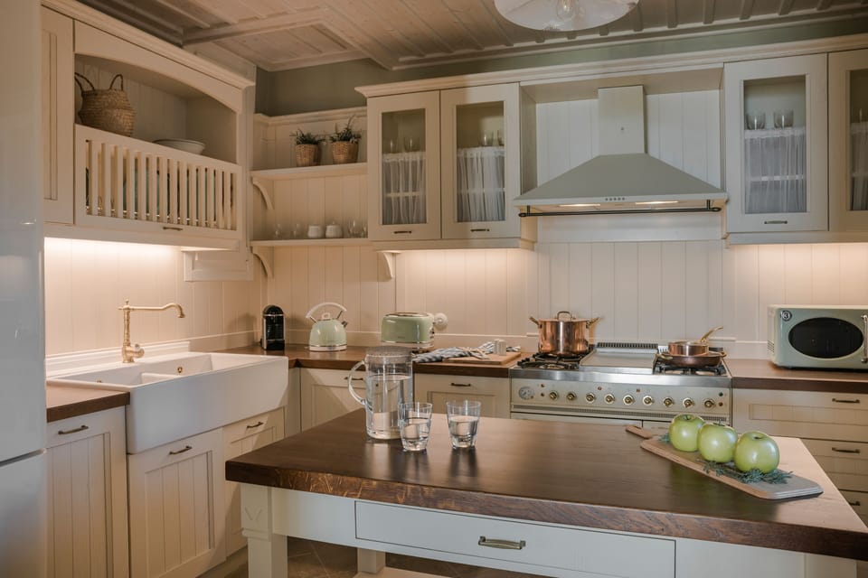 Villa | Private kitchen | Fridge, oven, espresso maker, coffee/tea maker