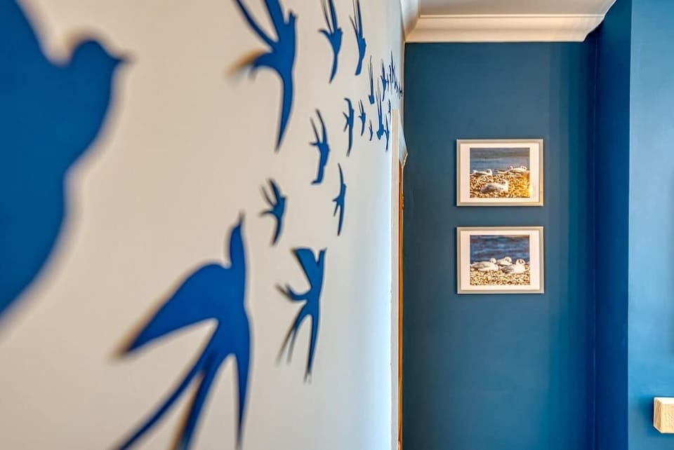 Dining area at Blue Puffin Stays Short Lets & Serviced Accommodation
