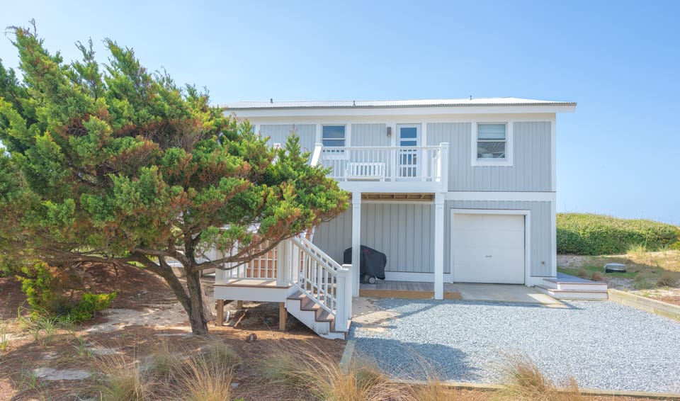 BEACH BOX ON BALD HEAD ISLAND