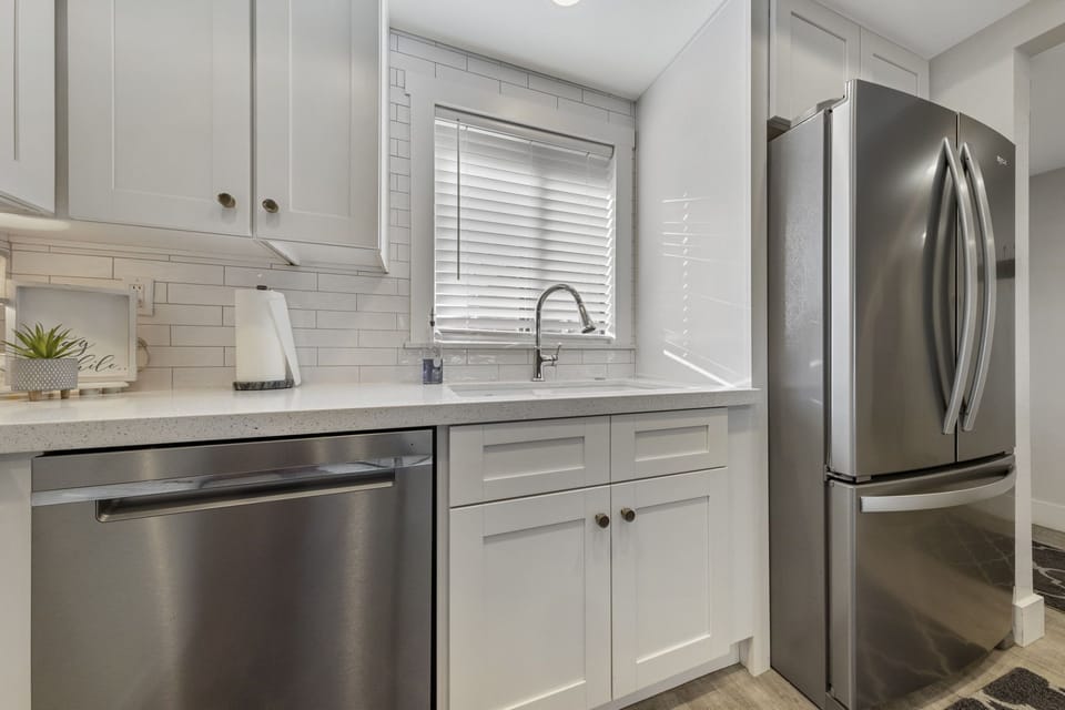 STAINLESS APPLIANCES