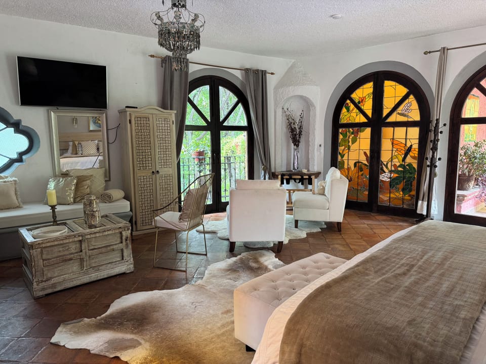 Premium Room | Premium bedding, down comforters, Tempur-Pedic beds, minibar