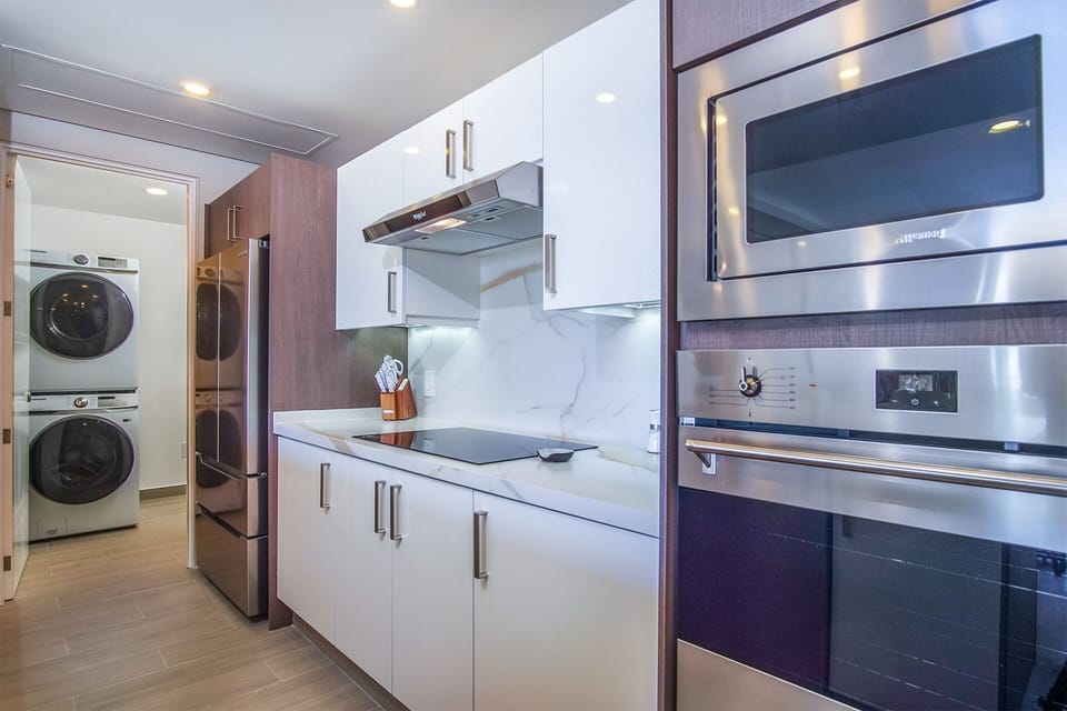 Kitchen oven