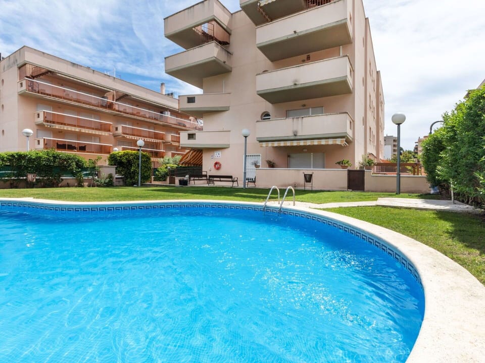 Water, Sky, Plant, Building, Property, Azure, Nature, Cloud, Swimming Pool, Tree