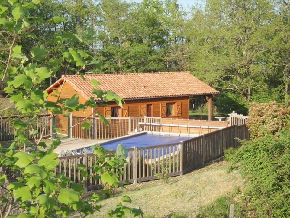 Water, Sky, Property, Tree, Building, Swimming Pool, Azure, Body Of Water, Leisure, Urban Design