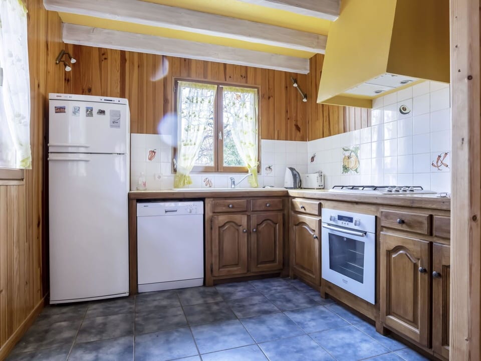 Cabinetry, Countertop, Kitchen Sink, Furniture, Property, Building, Sink, Kitchen Appliance, Kitchen, Kitchen Stove