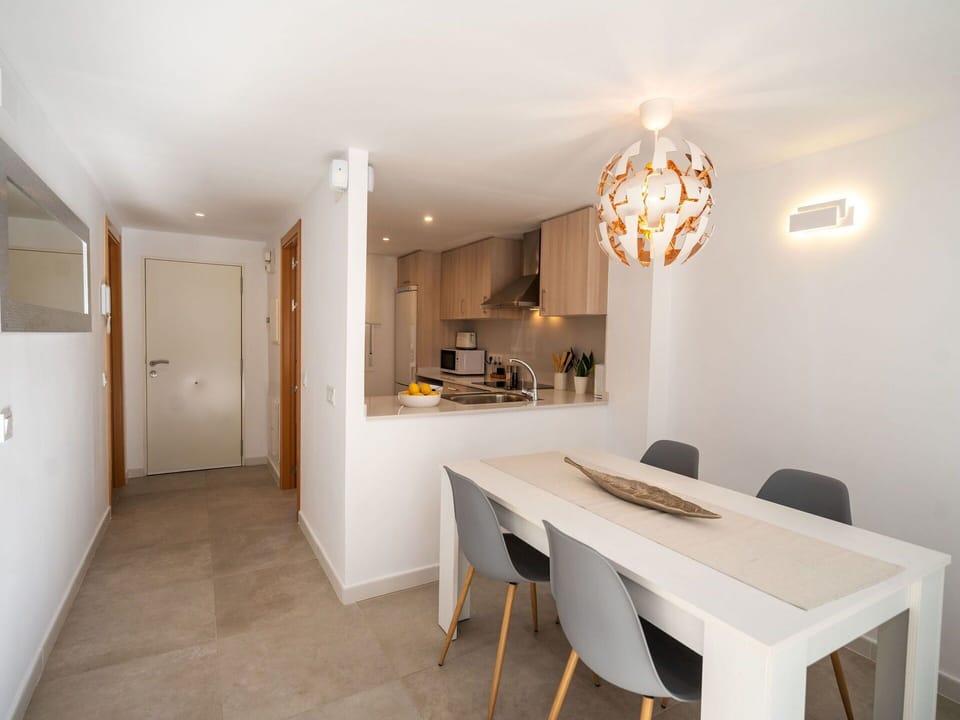 Table, Furniture, Property, Wood, Interior Design, Architecture, Floor, Flooring, Door, Wall