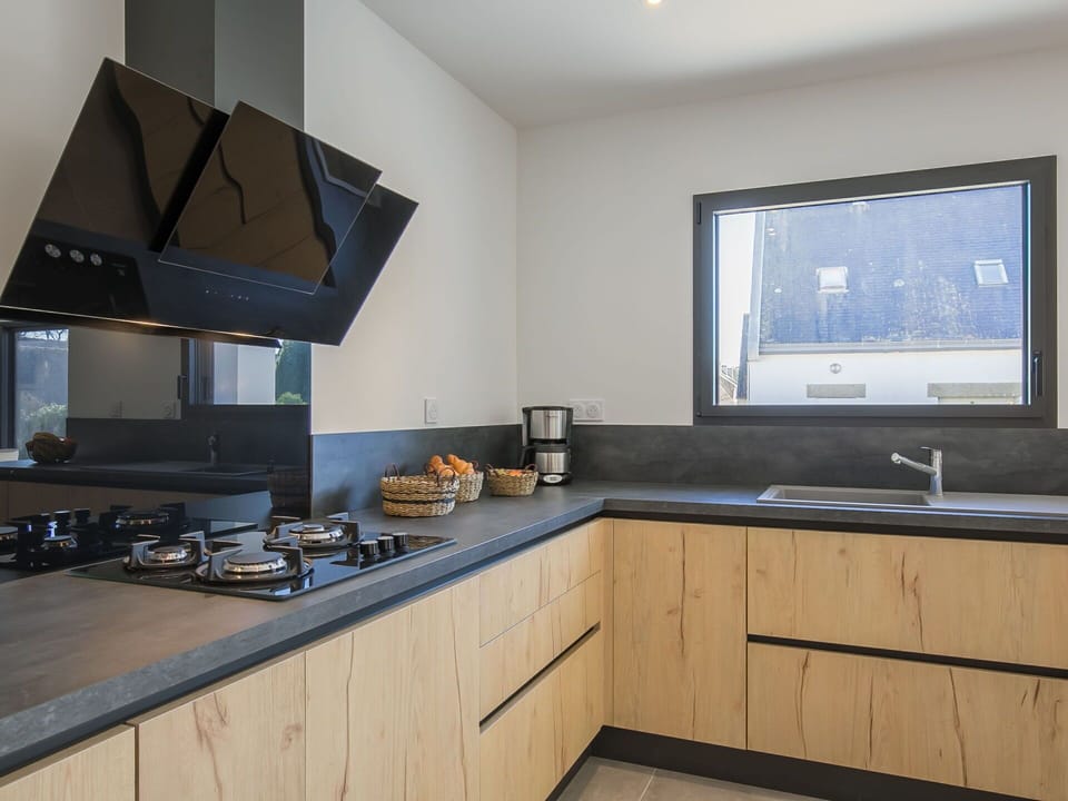 Cabinetry, Countertop, Property, Furniture, Tap, Kitchen Sink, Sink, Wood, Building, Kitchen