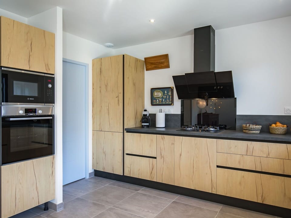 Cabinetry, Countertop, Property, Furniture, Kitchen Appliance, Building, Kitchen Stove, Kitchen, Home Appliance, Wood