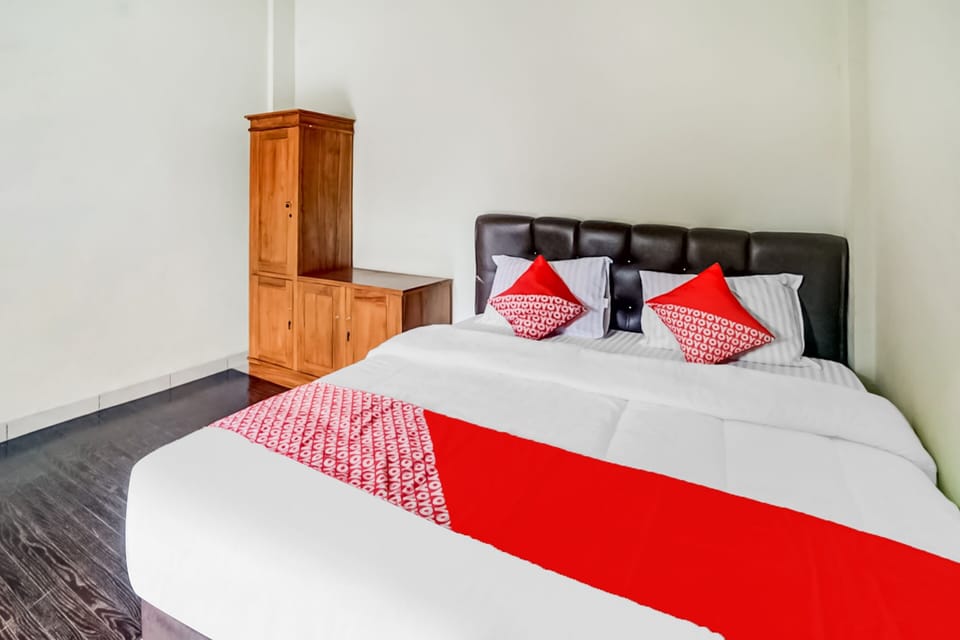 Family Suite | Desk, WiFi (free), bed sheets