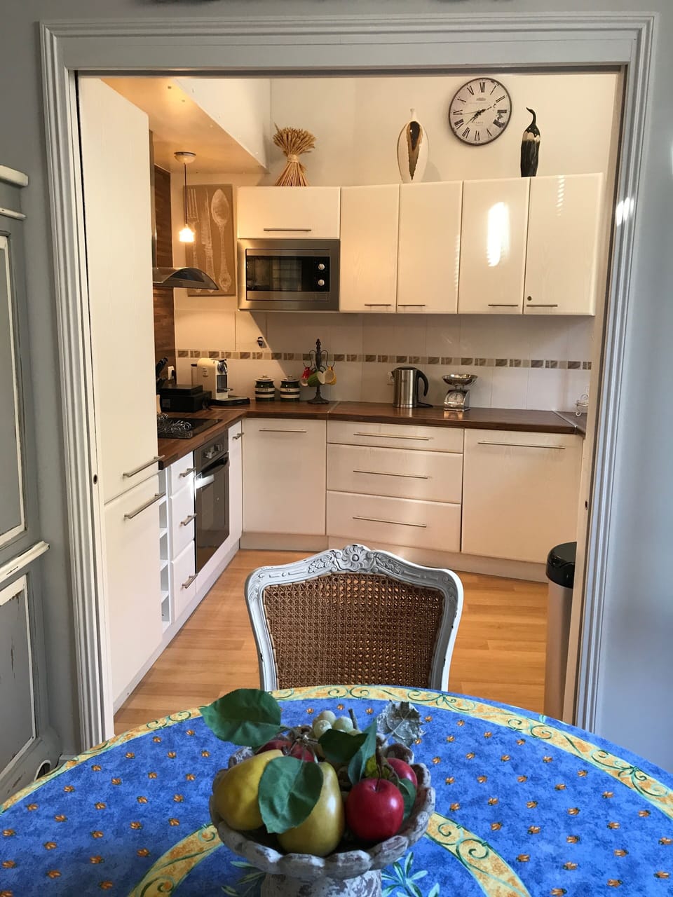 Living dining area / Kitchen 2: