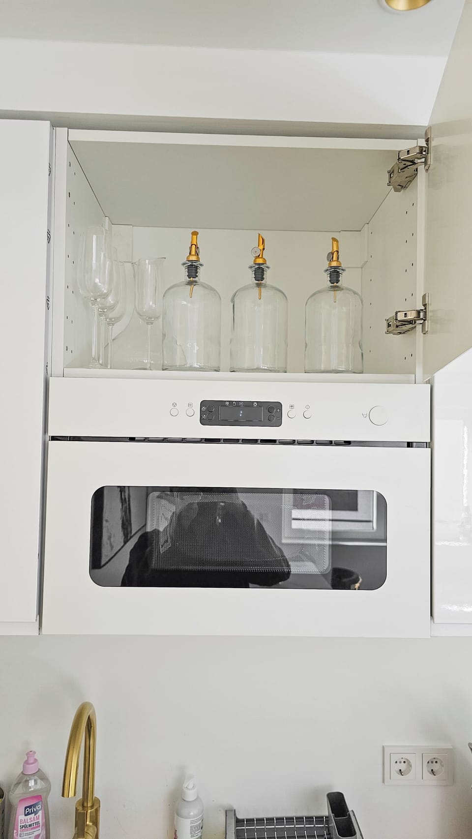 Luxury Condo | Private kitchen | Full-size fridge, microwave, oven, stovetop