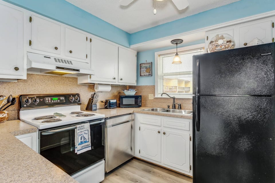 Kitchen has everything you need!